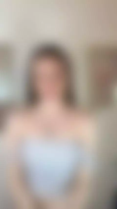 😏Brunette framing her horny face 💦 Unlock OF by miarosellee