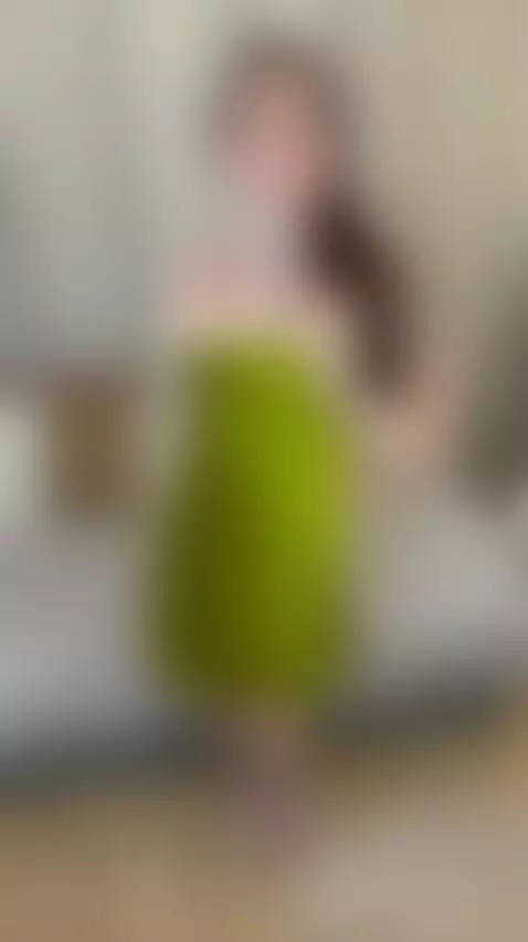 🍑Brunette rolling her thick hips slowly 😈 Unlock OF by miarosellee