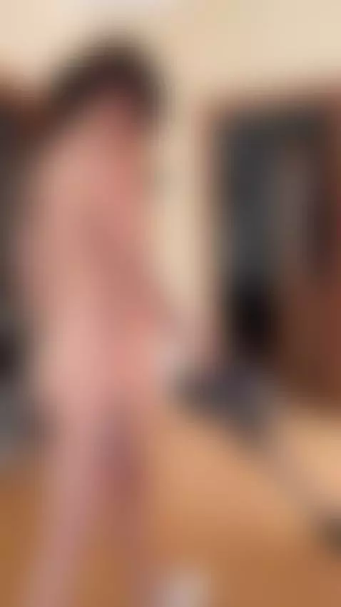 Naked amateur vacuuming in her home Full video on OnlyFans 💦... by moniiik