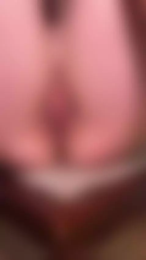 Curvy beauty spreading her dripping pussy wide for the camer... by moniiik