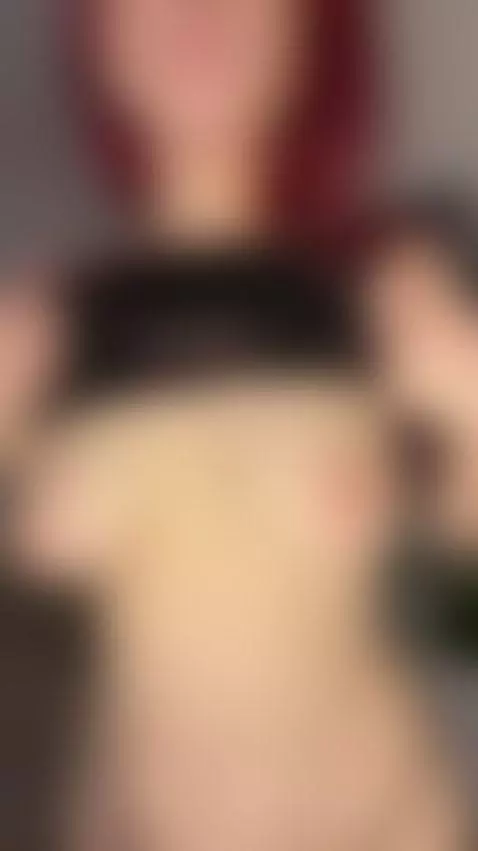 🔞Redhead spreading her thick thighs wide 🍑 Only on OF by cassynoir