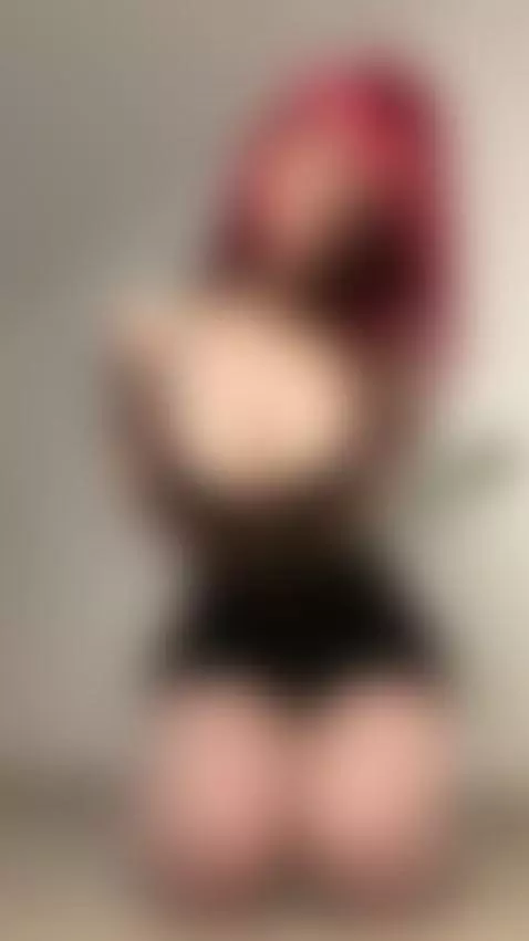 🍑Round juicy ass of a tattooed redhead 😏 Only OF by cassynoir