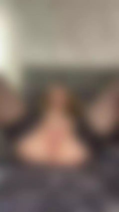 💋Adorable girl with long hair on bed 🔥 Unlock my OF by grasenoir