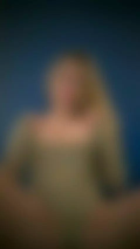 🔥Cute girl on bed showing her soft body 💦 See it on OF by grasenoir