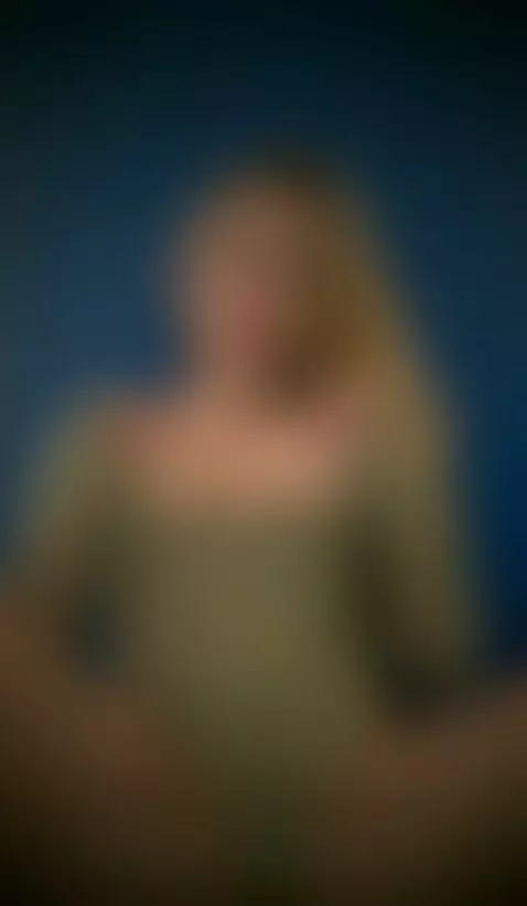🔞Freckled girl spreading on the sheets 🍑 Only on OF by grasenoir