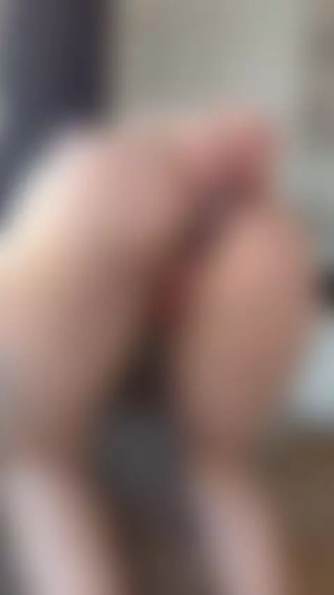 Legs trembling, glass dildo stretching me wide in this raw h... by elliebunnys