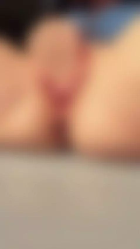 Spread my dripping pussy all day today lol. Sub OF by elliebunnys