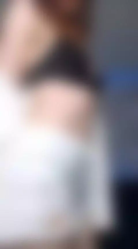 show live- https://chaturbate.com/b/emma_caarter/ by emma-caarter