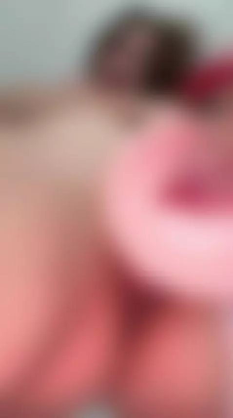 Slid this toy inside and soaked my sheets. Sub OF by licalicalica