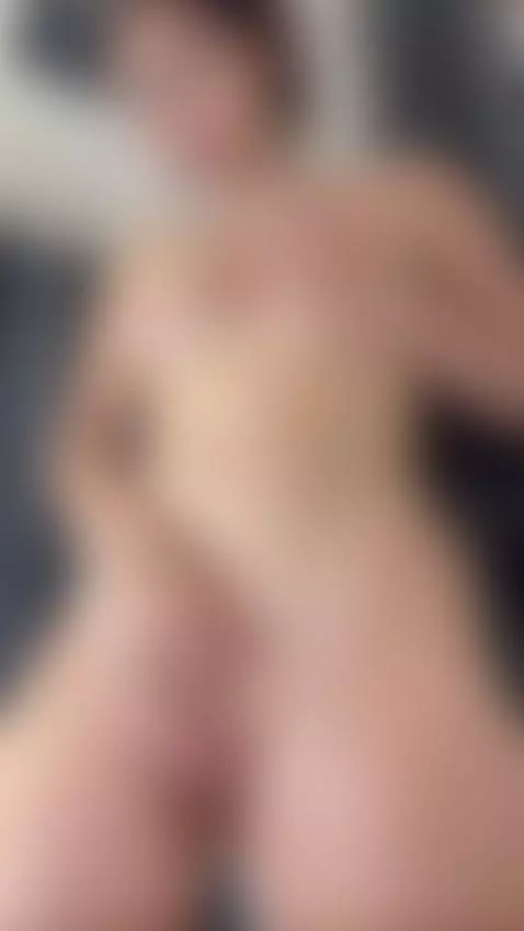 Perfect sexy pussy pressed to her wet folds. Onlyfans by licalicalica