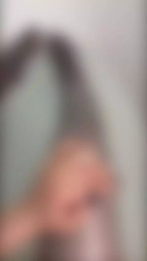 Sexy feet relaxing in the bath. Sub OF by licalicalica
