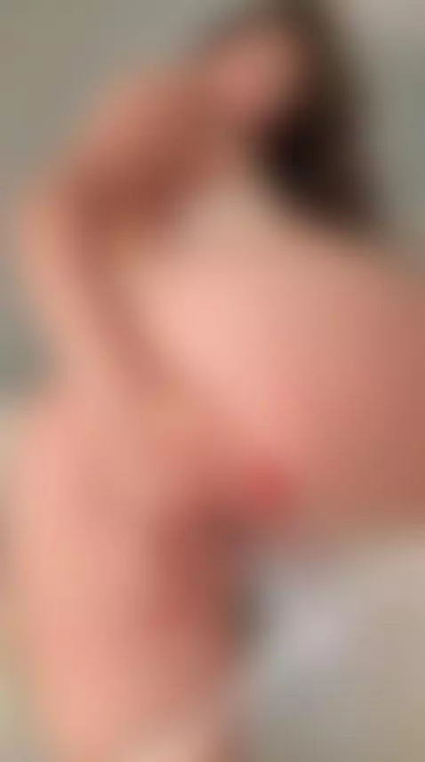 Big soft ass up while she takes every inch. Sub OF by licalicalica