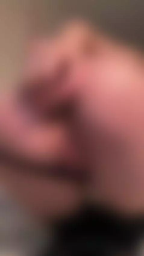 Tight sexy asshole dripping anal plug. Sub OF by julietbby