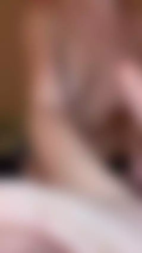 Sexy babe lying on the bed showing off her round pussy. Sub ... by skylarnappi