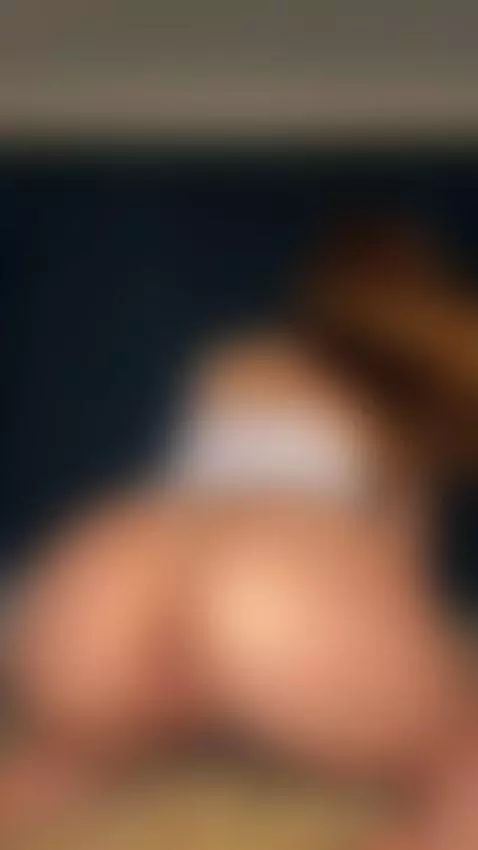 Raw open view of her soft bare pussy. Onlyfans by skylarnappi