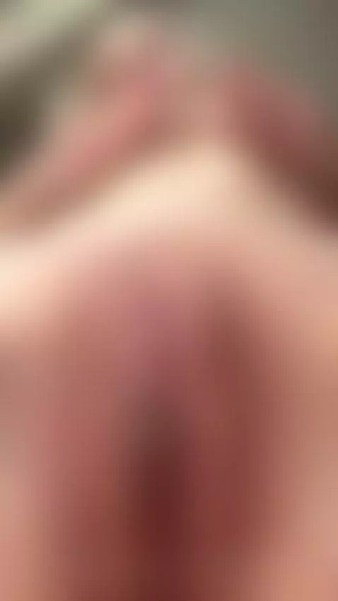 Wet pussy gapes open as she moans loud by slinkxox