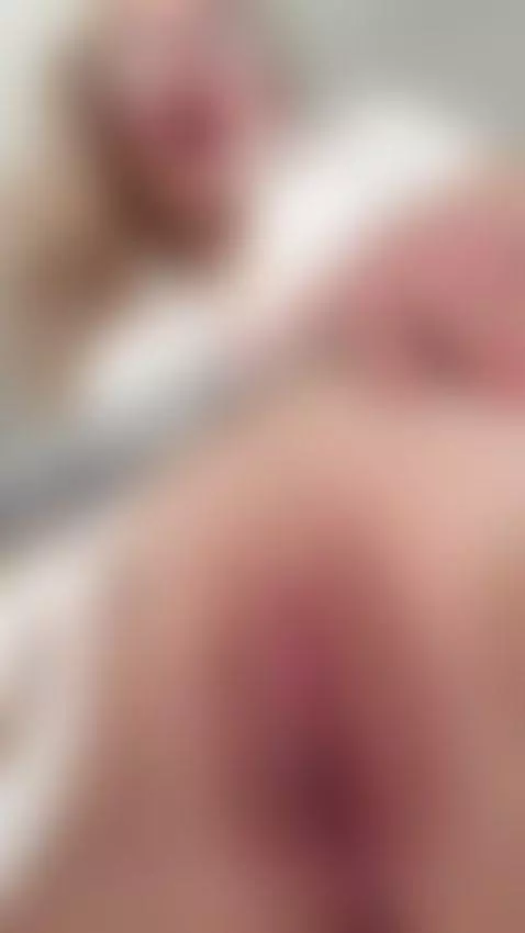 Wet pussy spread open with her hand pressing down 😈 by slinkxox