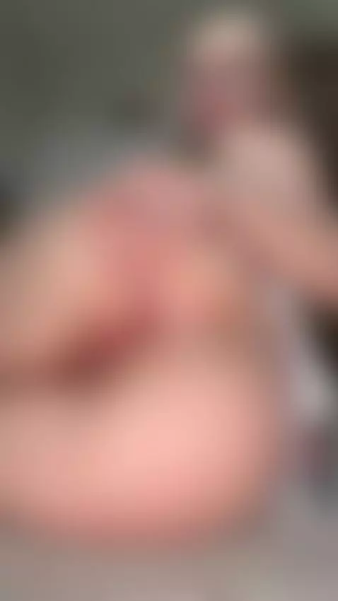 Blonde in glasses spreads wide and begs for tongue by slinkxox