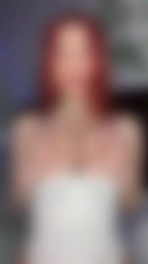 🔥Redhead bending over with perfect round ass 🍑 See it on OF by touchmylips