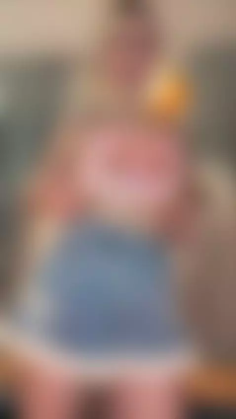 I want to make your cock hard just by looking at you by stellats