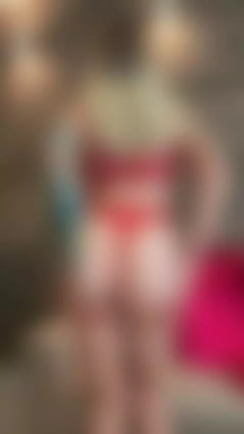 9am and still feeling like a total tease... 💋 by jennyeyree