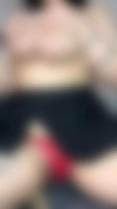 🔞Tattooed brunette arching her back with big tits out 💦 Read... by serenexoo