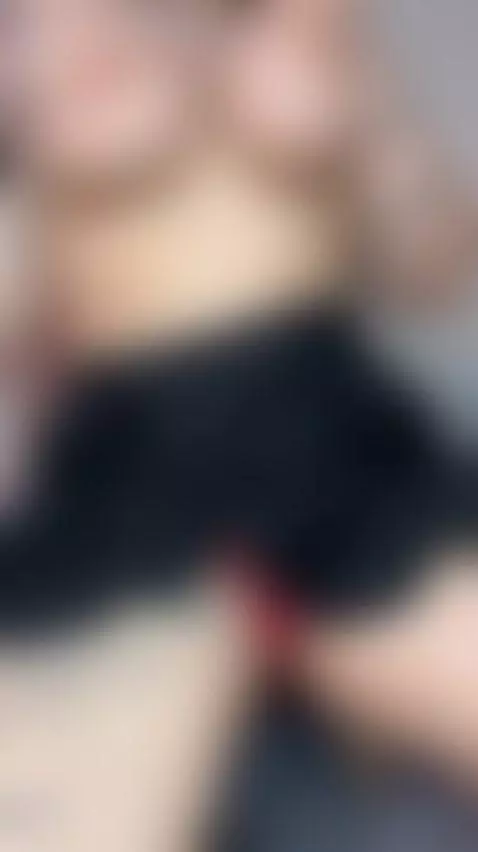 😈Curvy brunette fingers playing with her clit 🍆 Join OF by serenexoo