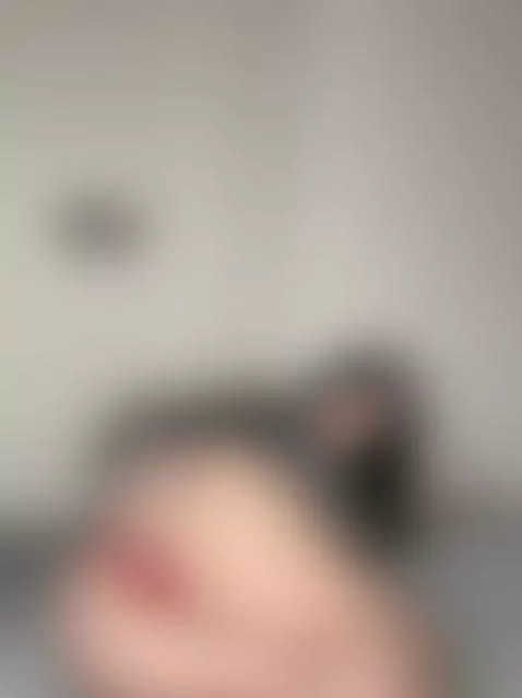 🔞Tattooed brunette arching her back with big tits out 💦 Read... by serenexoo