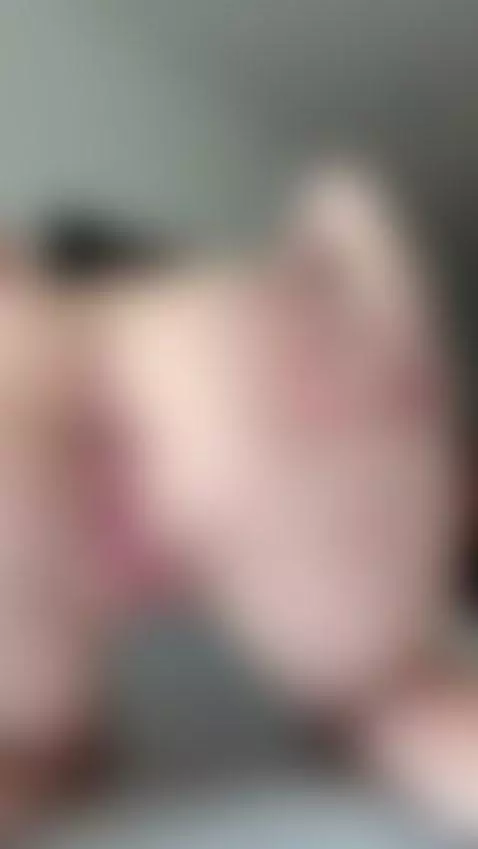 Waking up and already spreading for you. Join my OnlyFans ex... by elmoongirl