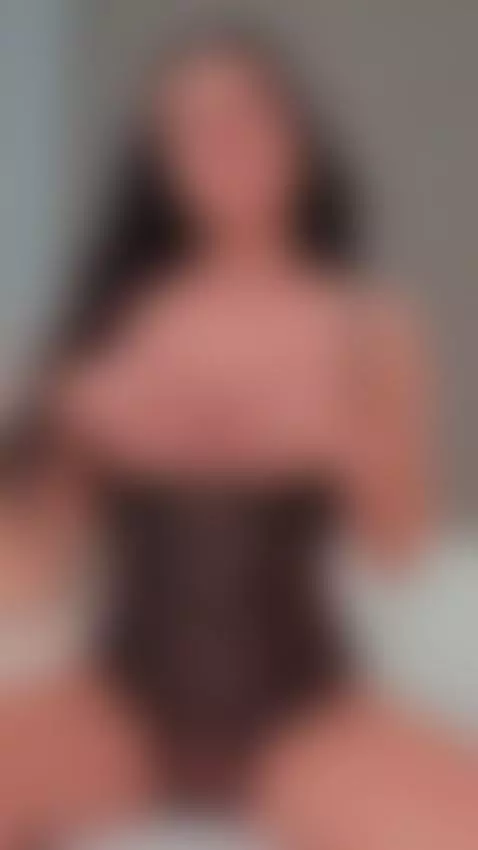 Aunt wants to play with you
⬇️Subscribe to my OF by beautifulluna