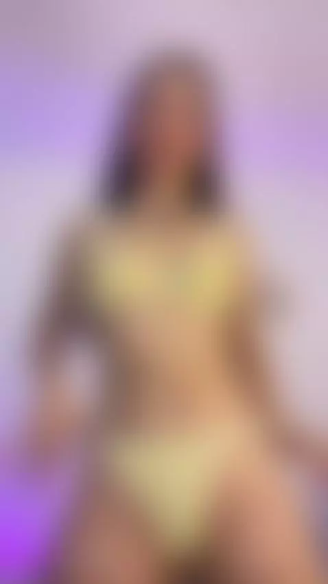 🔥 I’m live now! Come join me for exclusive vibes, fun chats,... by ariacarter