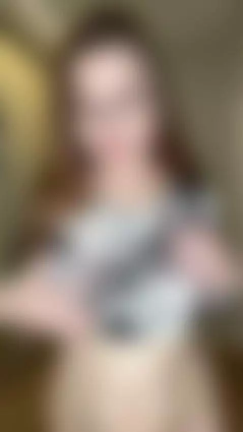 pulled my shirt up to show off these tits 😈 by mayadxd