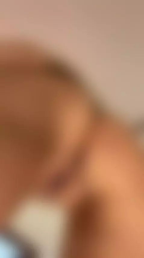 Shaking that juicy ass right over the camera. Drop into Only... by kirasweetpeach