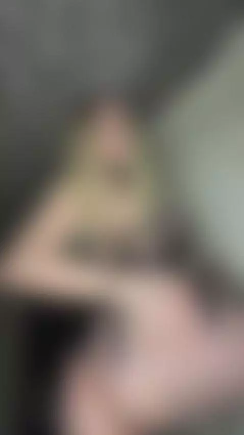 Long wavy dark hair and soft curves make her Onlyfans the pl... by mariaamaru