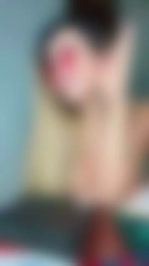 I sit with my tits bare and I gaze at you 🍑 Onlyfans by mariaamaru