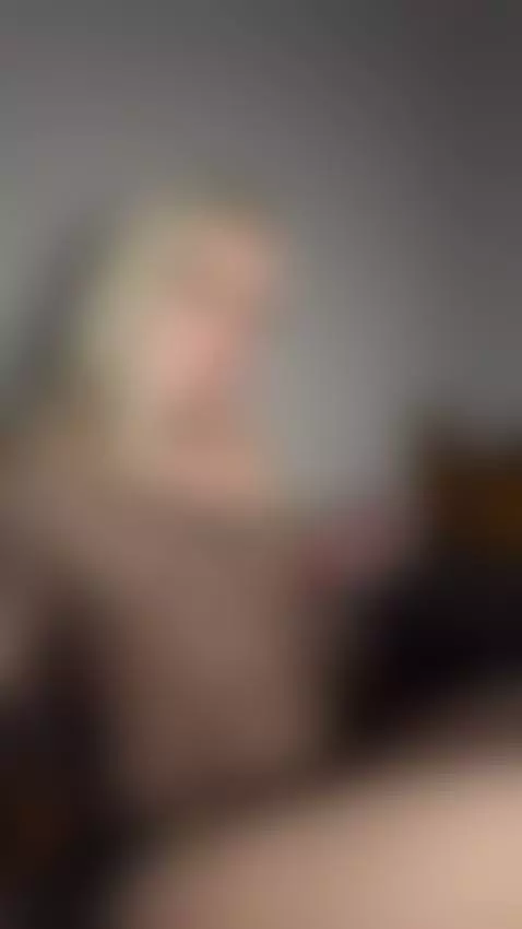A hint of a deep blowjob from a blonde by vixieblaze