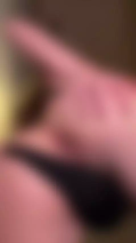 I spread my ass cheeks and pulse my asshole by cutiegia