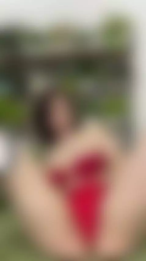 I love to play with my wet pussy when i get horny by dianasansivierra