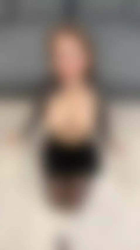 Big tits bounce as she kneels begging 😋 by amydreamy