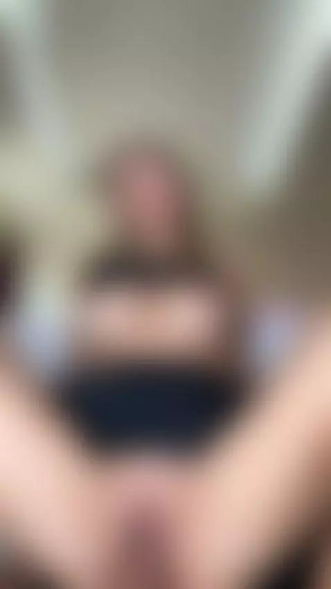 Wet pussy spreads wide as she moans loud 🖤 by amydreamy