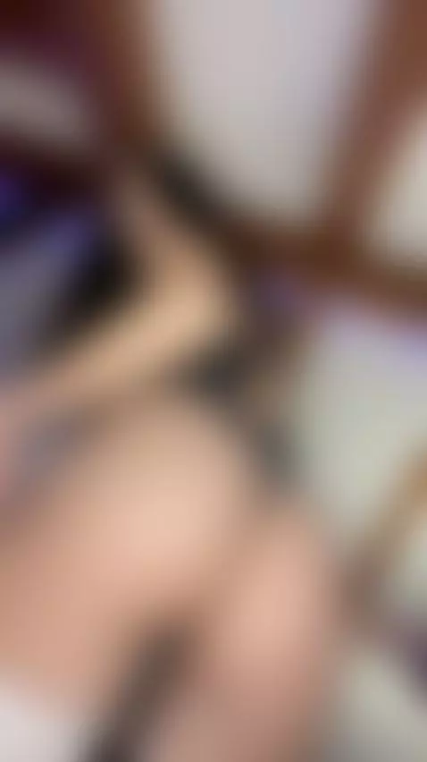 🔞Long-haired smiling beauty spreading 🍑 Only on OF by kiki1011