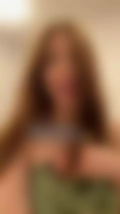 🔥Cute long-haired brunette smiling 💦 See it on OF by kiki1011