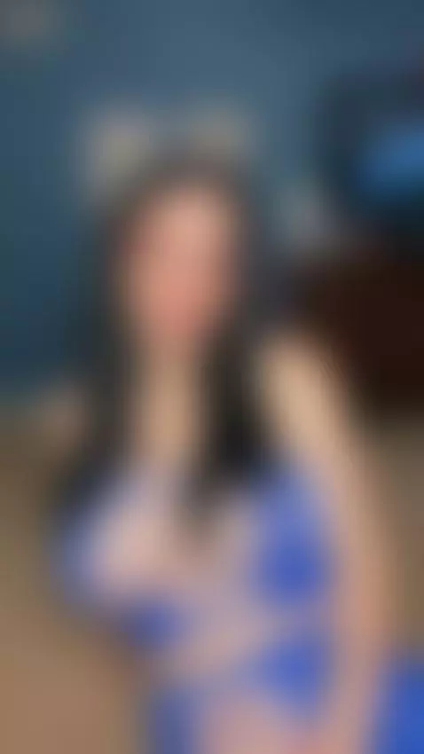busty, sexy, hot by baddiexoxo1995