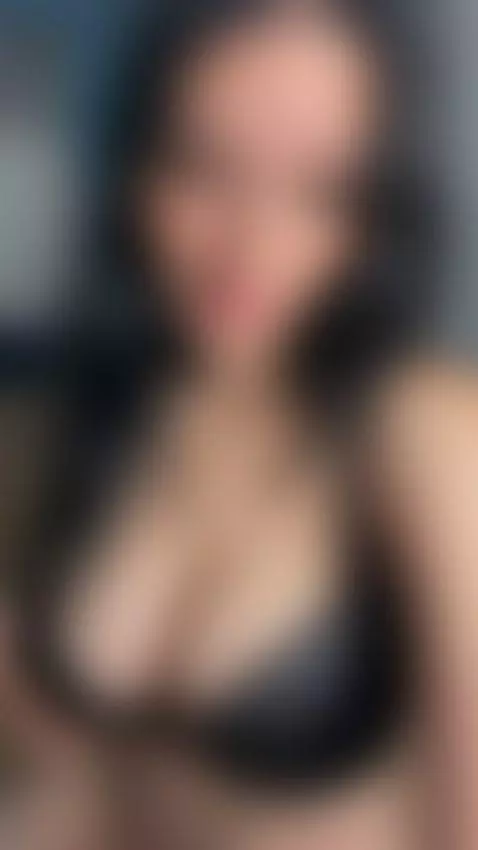 busty, sexy, hot by baddiexoxo1995
