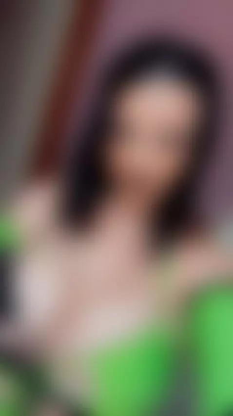 baddie, busty, bigtits by baddiexoxo1995