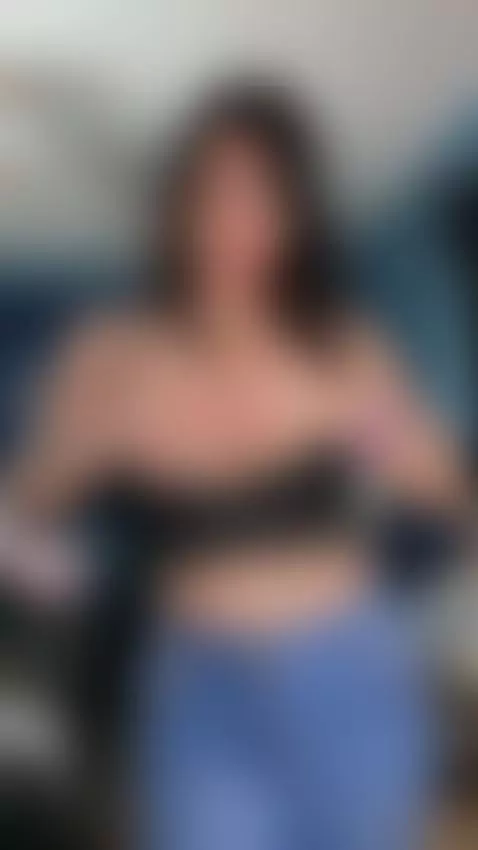 busty, bigtits, teasing by baddiexoxo1995