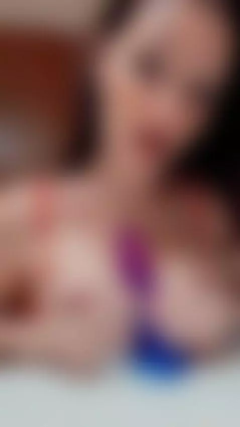 busty, bigtits, teasing by baddiexoxo1995