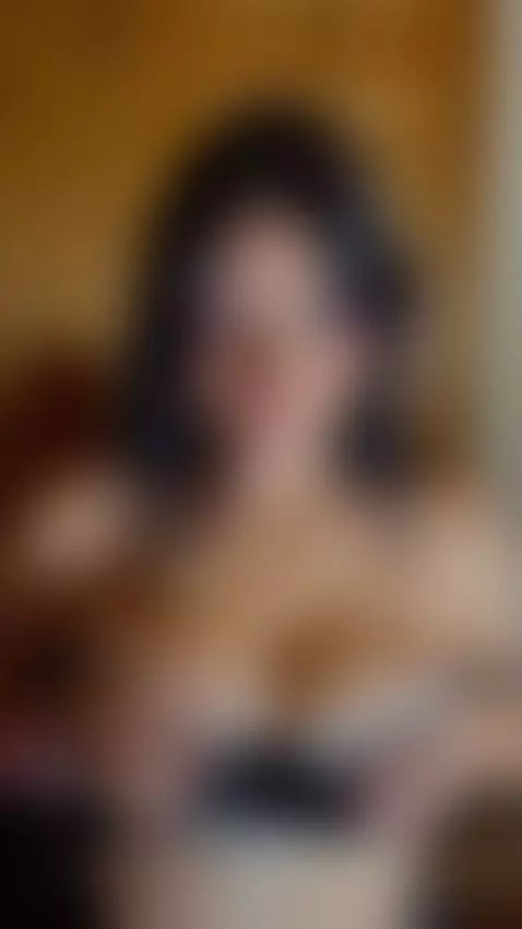 busty, bigtits, teasing by baddiexoxo1995