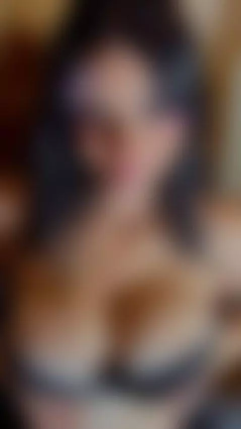 busty, bigtits, teasing by baddiexoxo1995