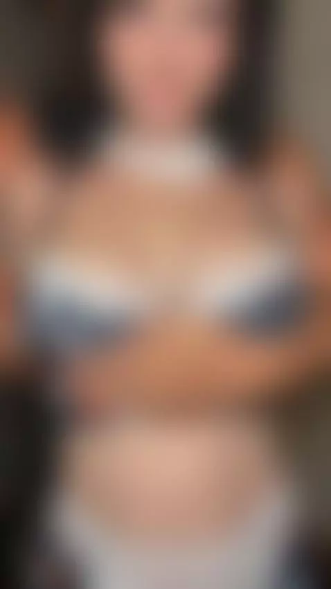 busty, bigtits, teasing by baddiexoxo1995
